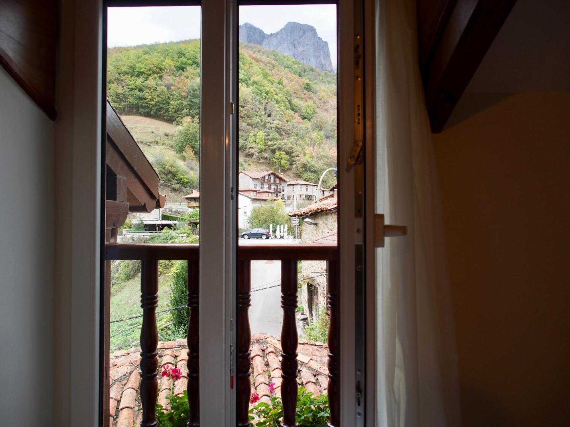 Hostal Remoña Espinama Exterior foto